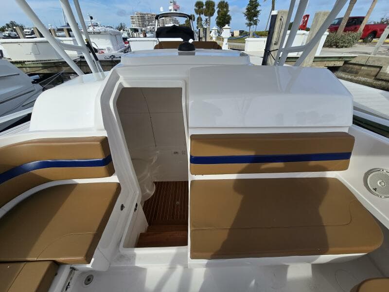 2018 Intrepid 375 Walkaround