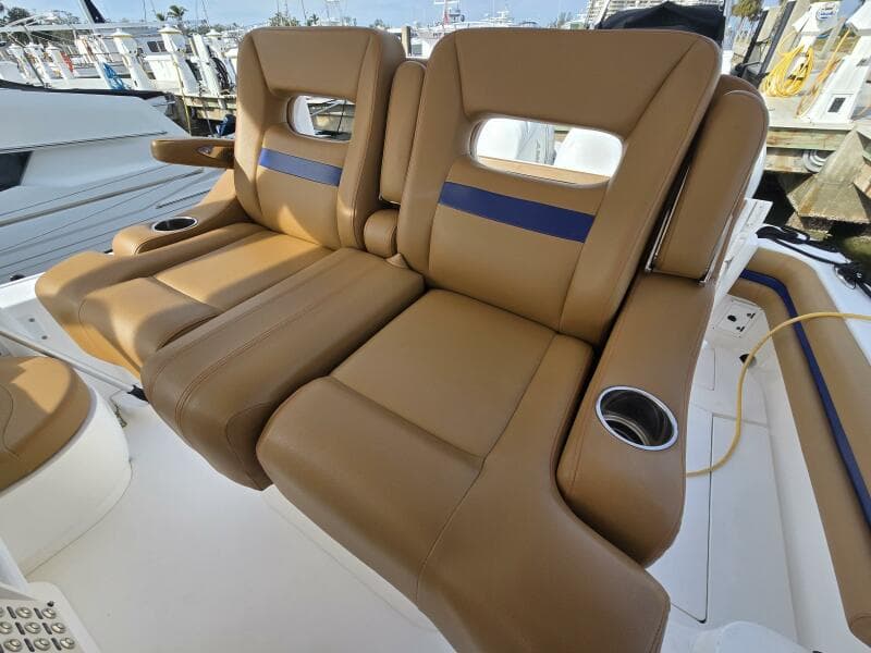 2018 Intrepid 375 Walkaround