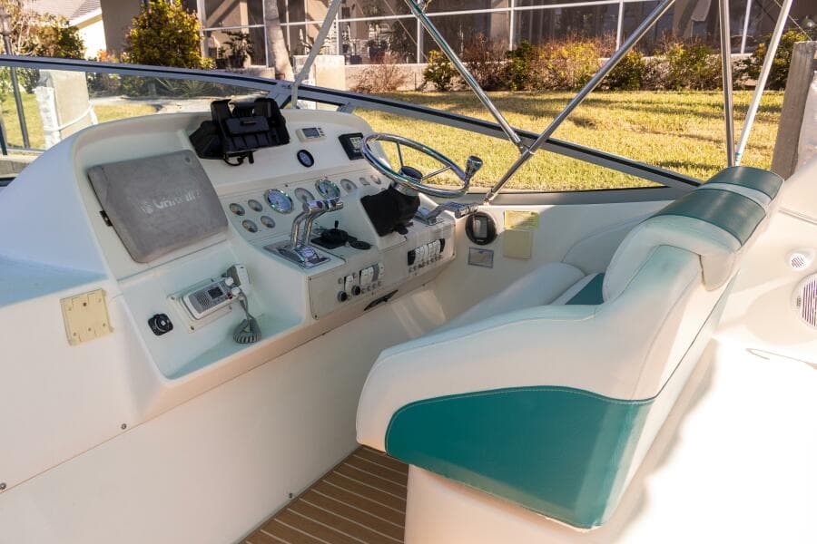 1995 Cruisers ESPRIT 3570