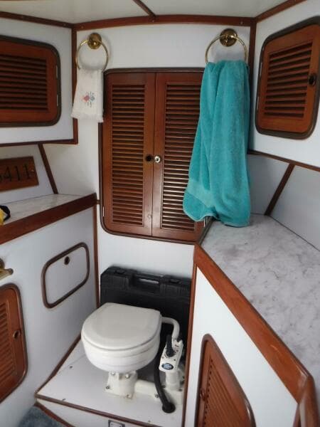 1998 Tayana 48 Center Cockpit