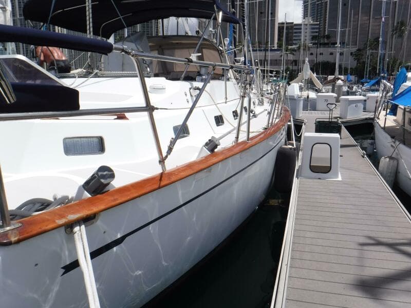 1998 Tayana 48 Center Cockpit