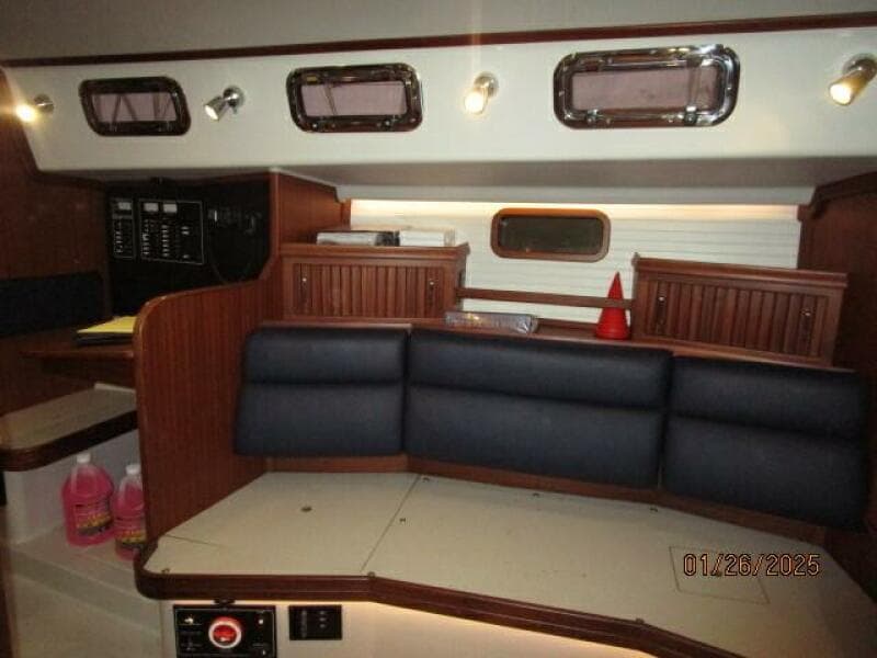 40' Blue Jacket salon port