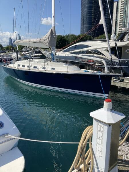 40' Blue Jacket starboard forward profile