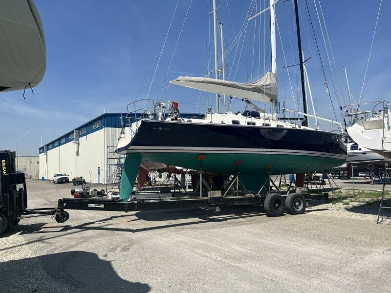 40' Blue Jacket hauled out1