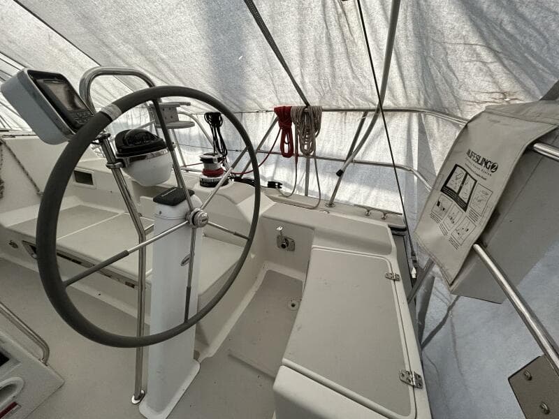 40' Blue Jacket cockpit starboard helm