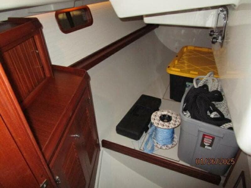 40' Blue Jacket starboard aft stateroom