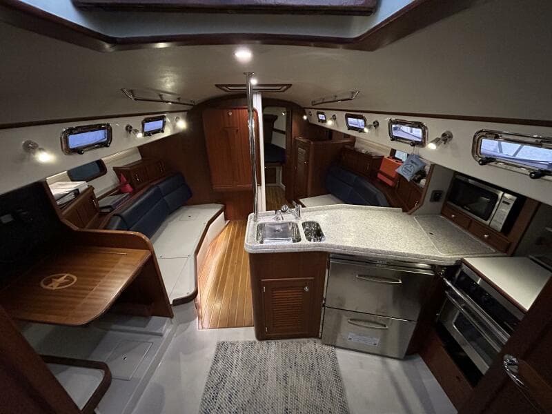 40' Blue Jacket salon forward