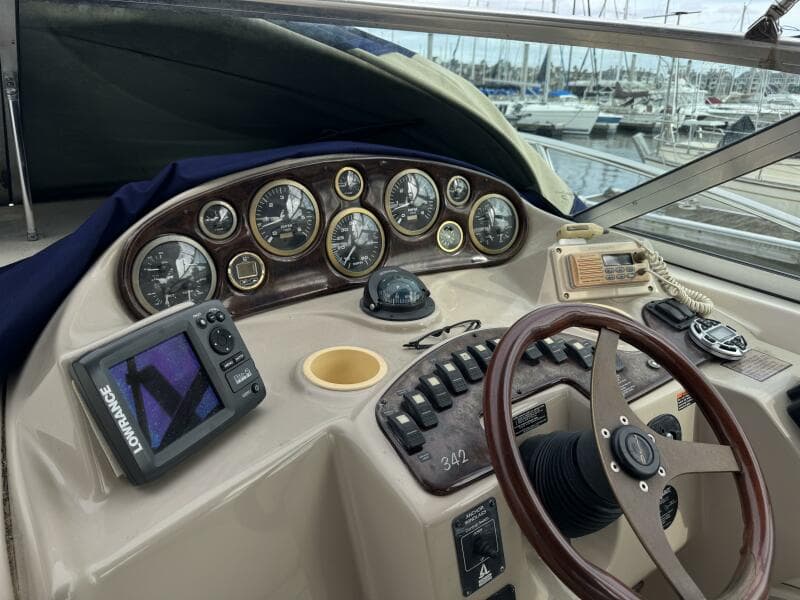 2002 Rinker 342 Fiesta Vee