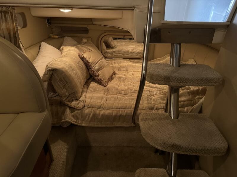 2002 Rinker 342 Fiesta Vee