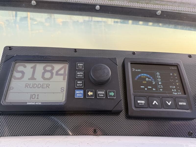 1994 Hatteras Double Cabin