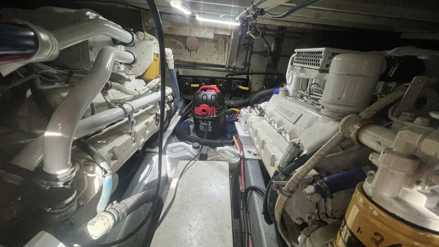 1994 Hatteras Double Cabin