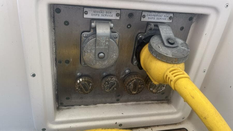 1994 Hatteras Double Cabin