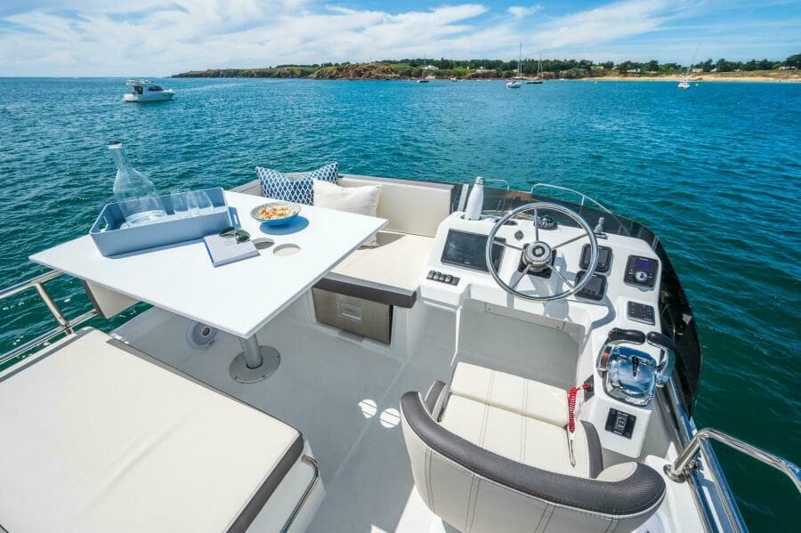 2026 Beneteau Antares 11 Fly