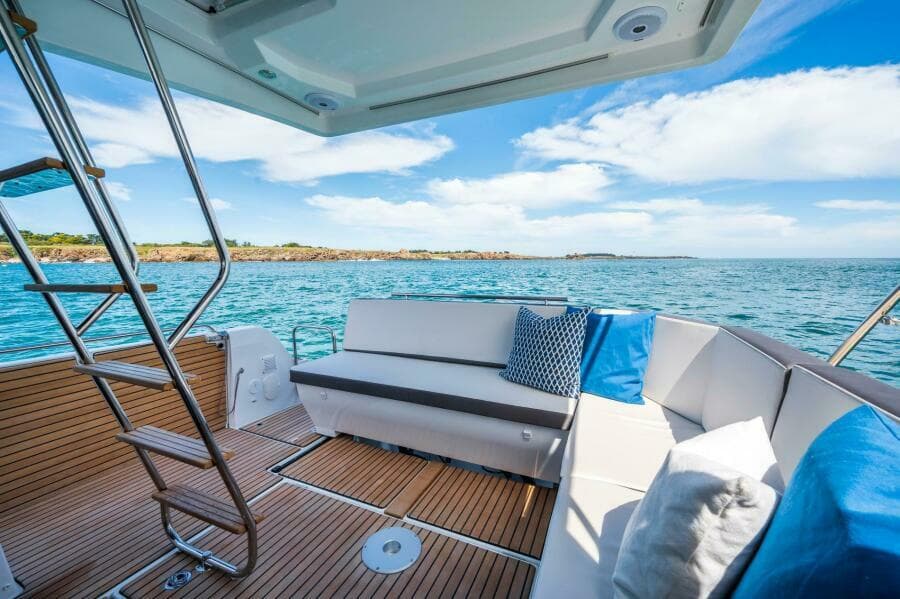 2026 Beneteau Antares 11 Fly