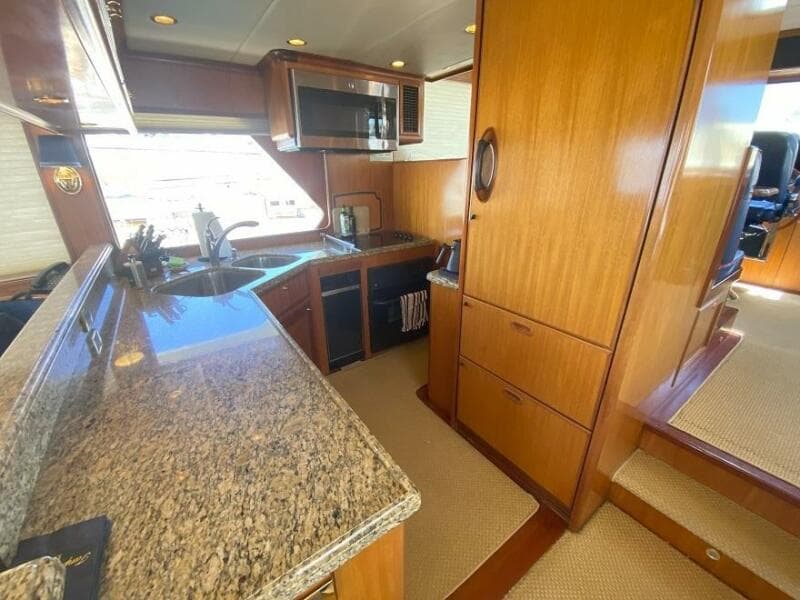 2005 Offshore Yachts 