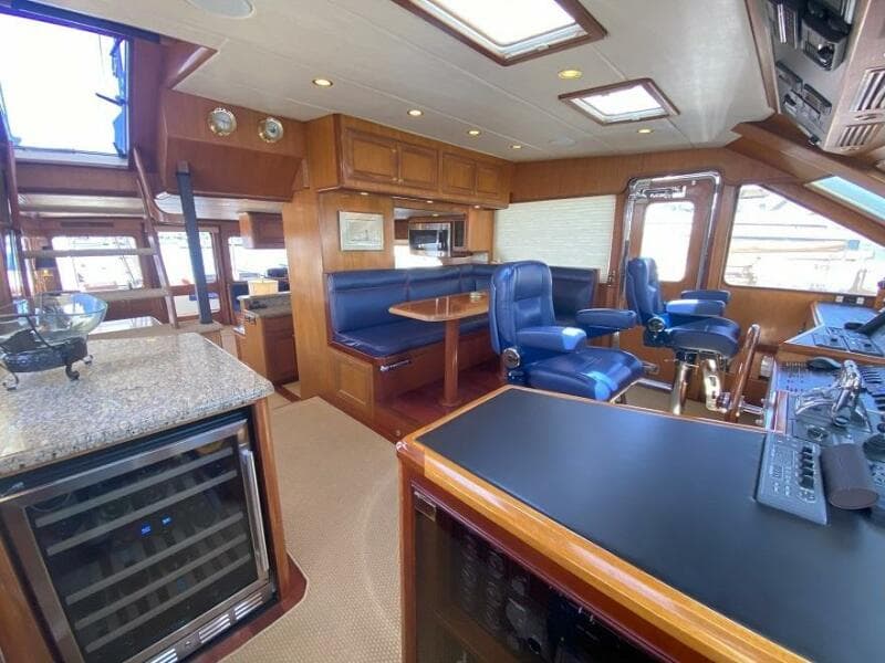 2005 Offshore Yachts 