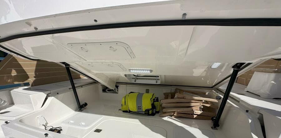 2025 Tiara Yachts 60 EX - Trunk