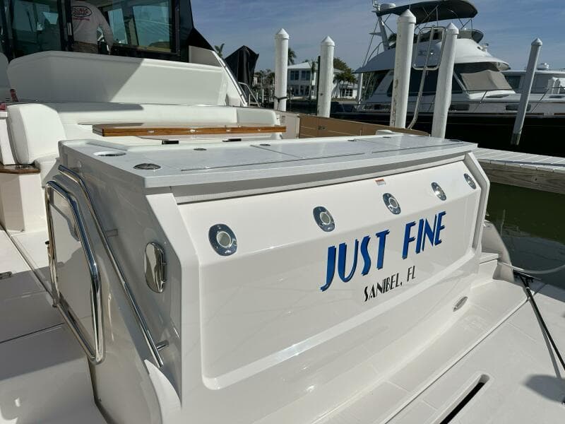 2025 Tiara Yachts 60 EX - Rod Holders