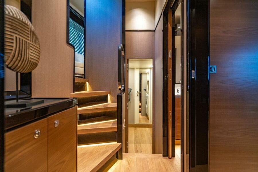 2023 Absolute 64 Navetta