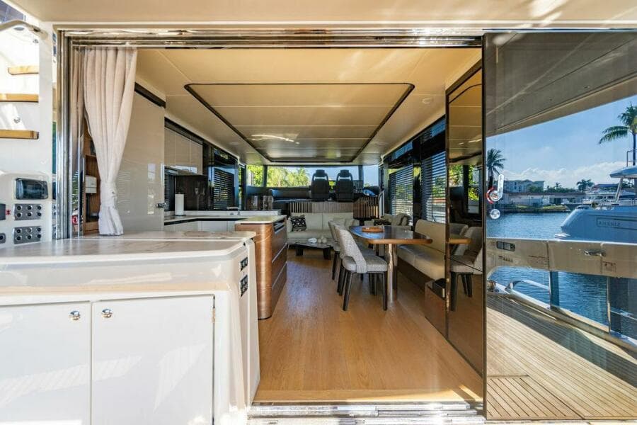 Absolute 64 - Kingship - Salon