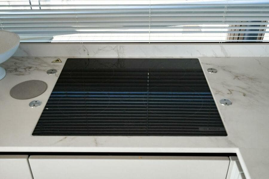 Absolute 64 - Kingship - Galley