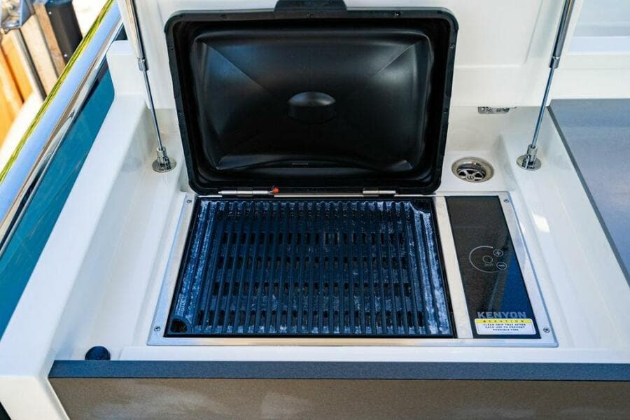 Absolute 64 - Kingship - Flybridge