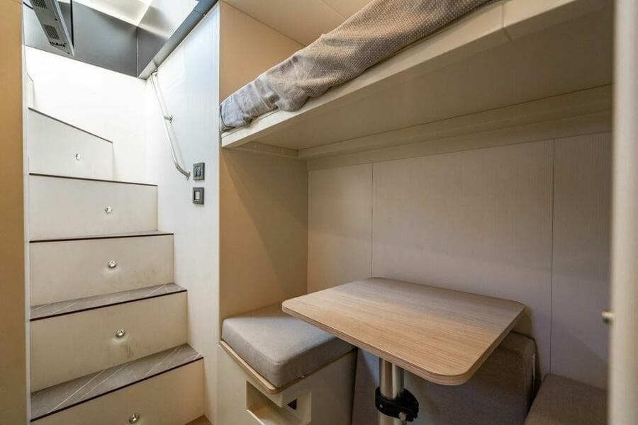 Absolute 64 - Kingship - Crew