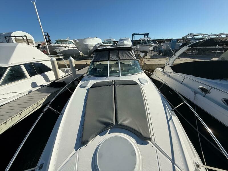2005 Cruisers Yachts 340 Express - Photo 10