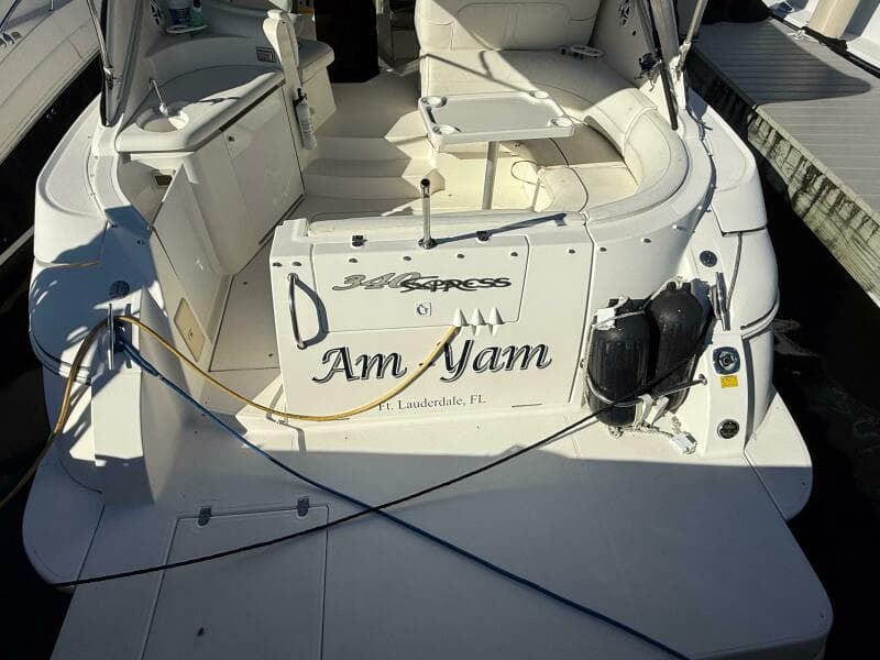 2005 Cruisers Yachts 340 Express - Photo 17