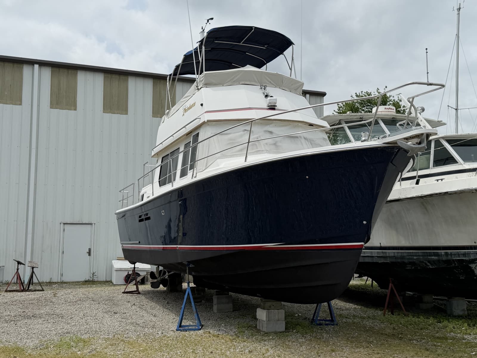 1998 Sabre 36 Fast Trawler - Photo 2