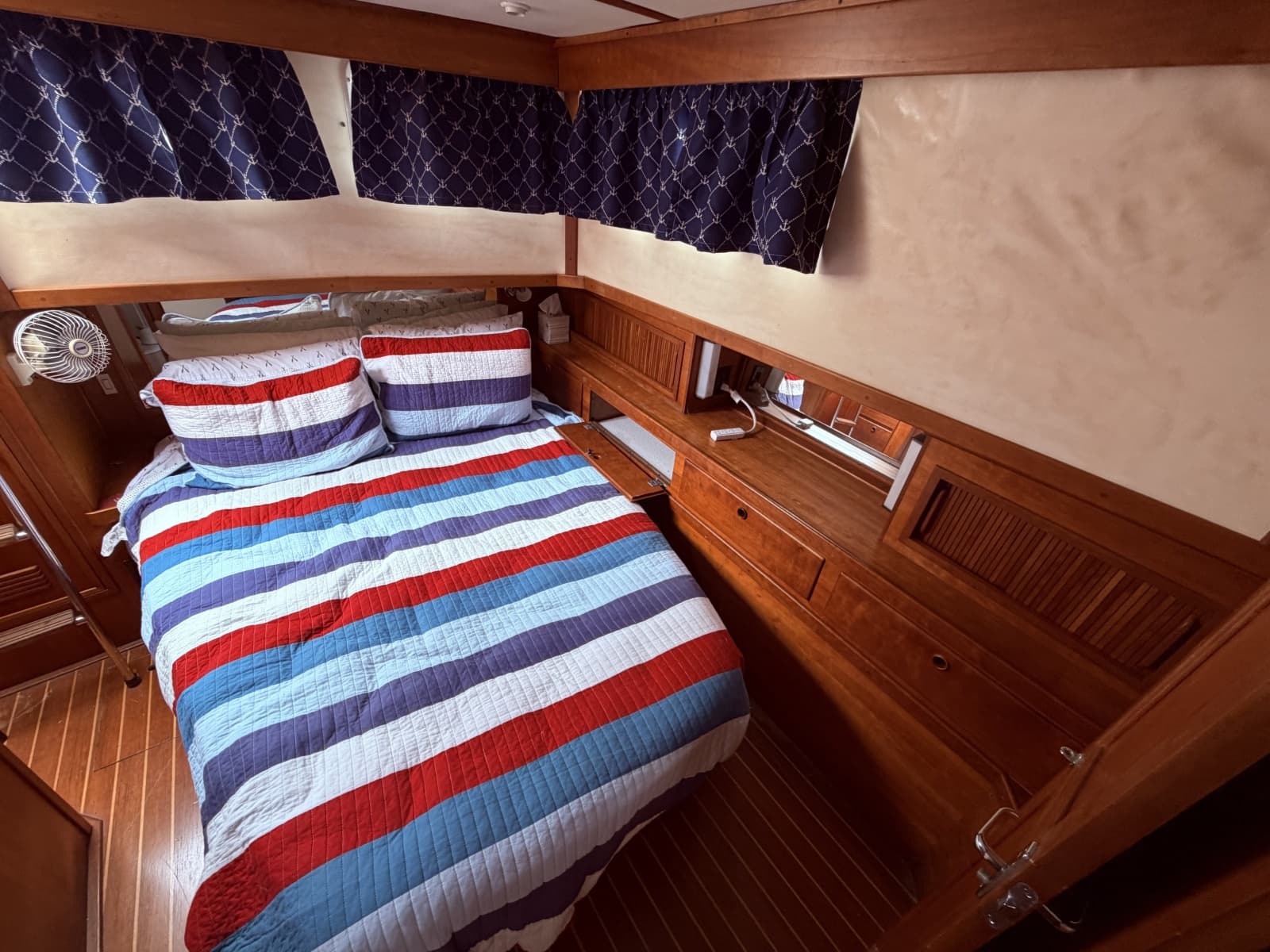 1998 Sabre 36 Fast Trawler - Photo 37