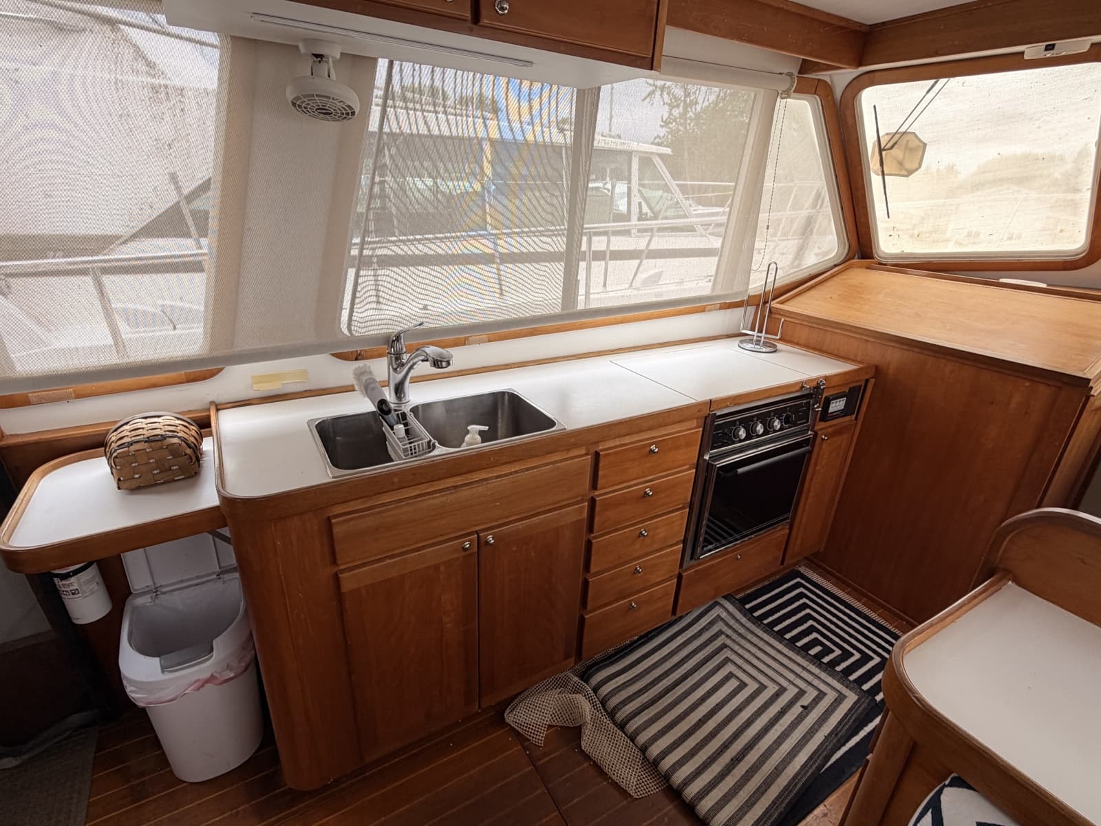 1998 Sabre 36 Fast Trawler - Photo 25
