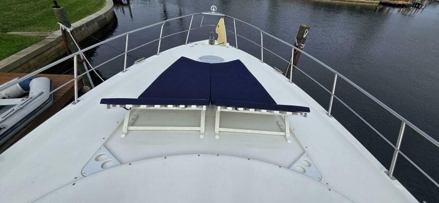 2006 Cruisers Yachts 52 Express - Photo 85