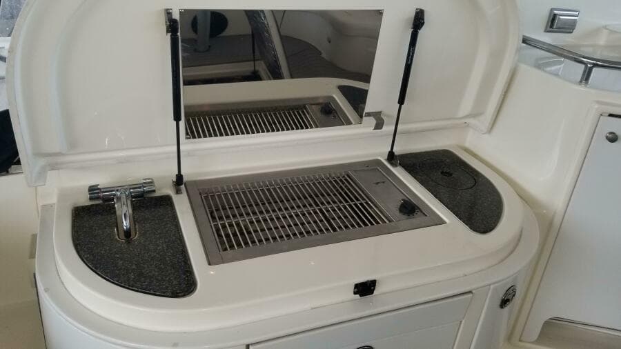2006 Cruisers Yachts 52 Express - Photo 50