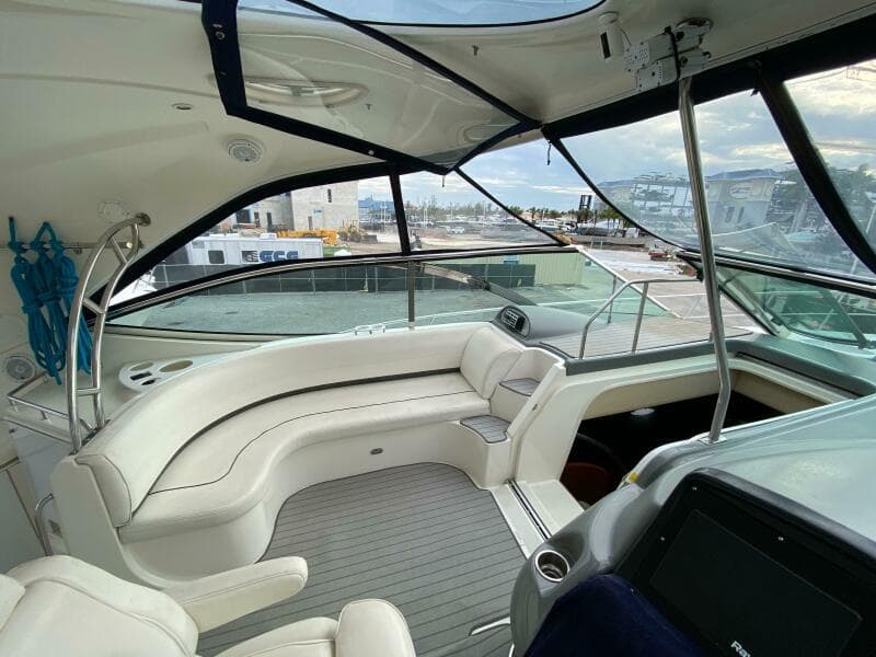 2006 Cruisers Yachts 52 Express - Photo 45