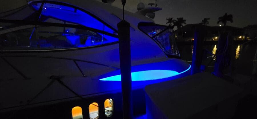2006 Cruisers Yachts 52 Express - Photo 98