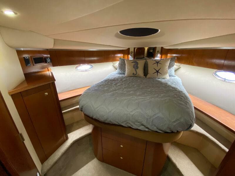2006 Cruisers Yachts 52 Express - Photo 25