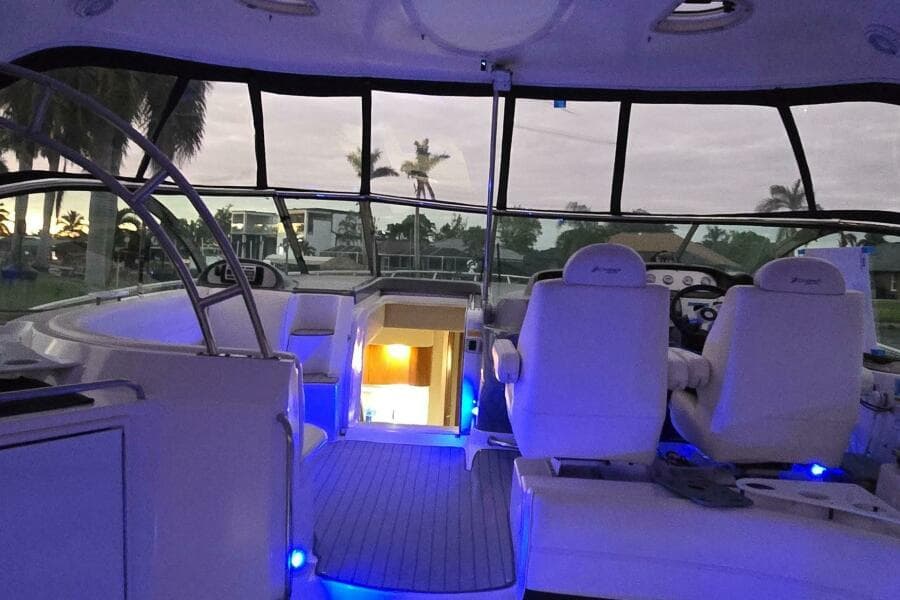 2006 Cruisers Yachts 52 Express - Photo 107