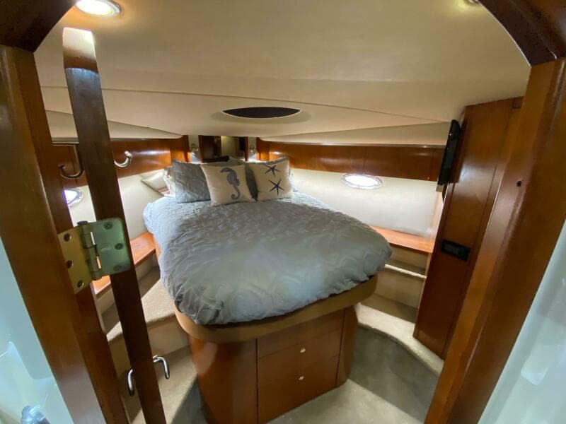 2006 Cruisers Yachts 52 Express - Photo 24