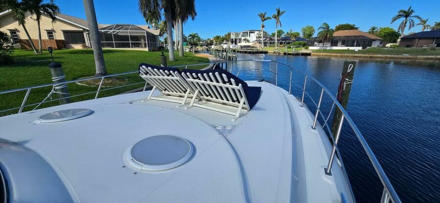 2006 Cruisers Yachts 52 Express - Photo 84