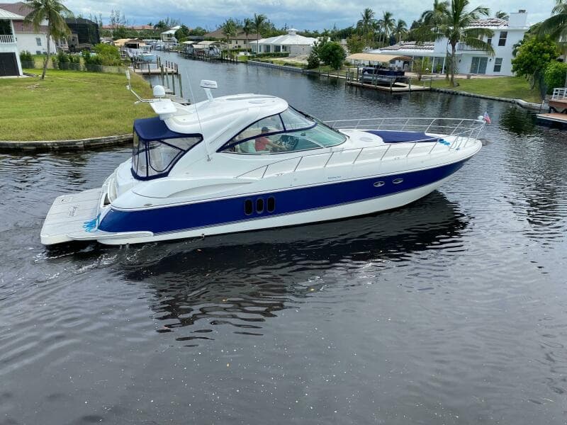 2006 Cruisers Yachts 52 Express - Photo 2