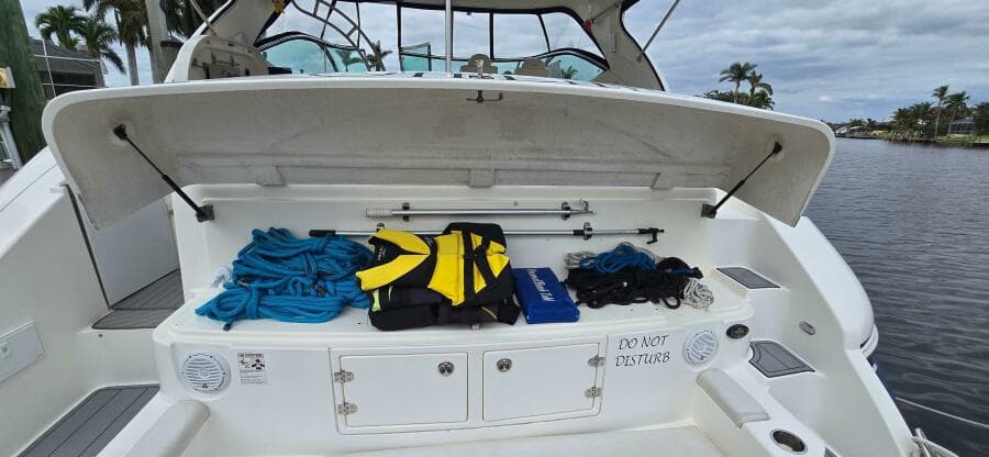 2006 Cruisers Yachts 52 Express - Photo 86