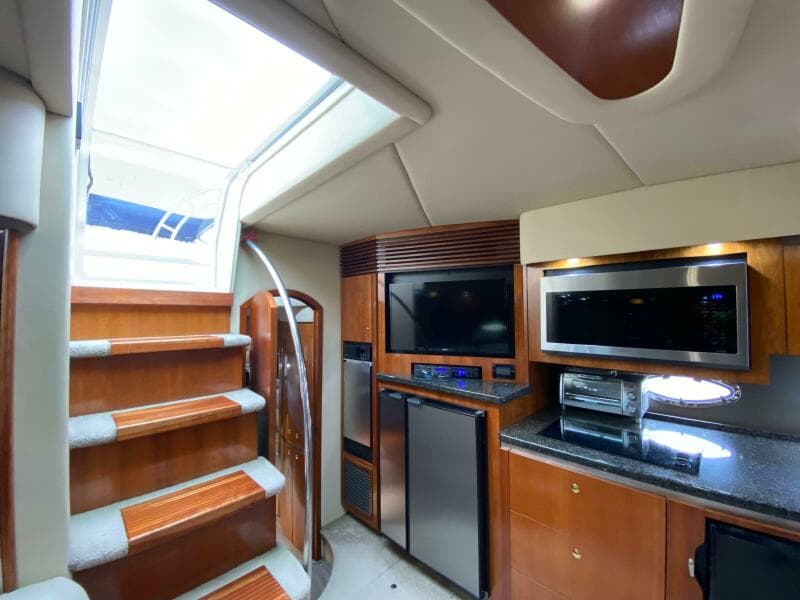 2006 Cruisers Yachts 52 Express - Photo 37