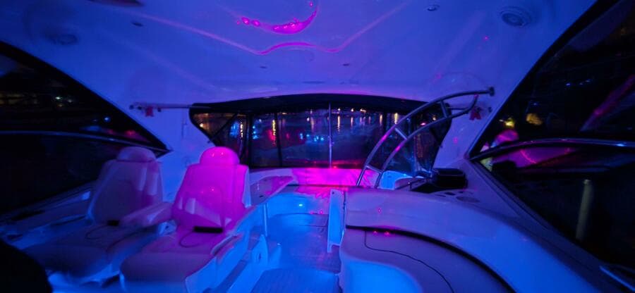 2006 Cruisers Yachts 52 Express - Photo 90