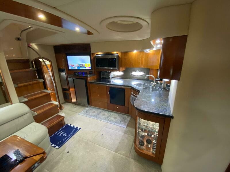 2006 Cruisers Yachts 52 Express - Photo 19