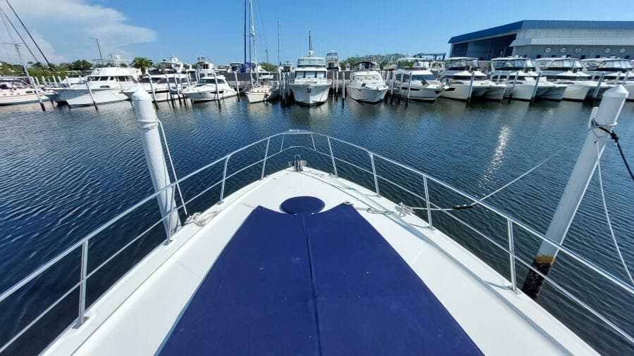 2006 Cruisers Yachts 52 Express - Photo 54