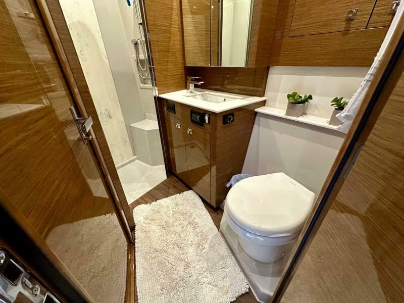 2020 Cruisers Yachts 50 Cantius - Photo 15