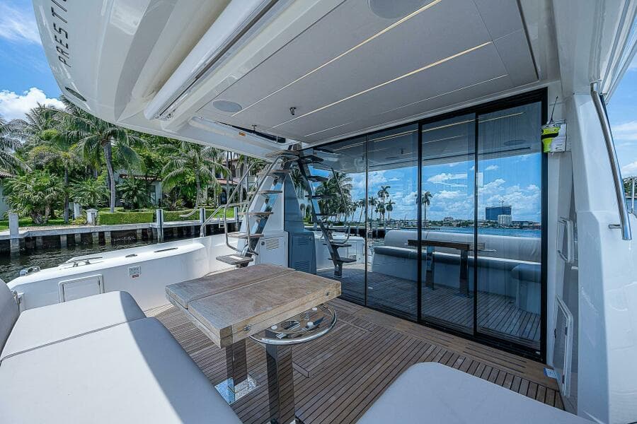2021 Prestige 590 - Photo 24
