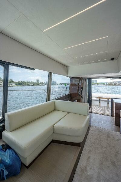 2021 Prestige 590 - Photo 38