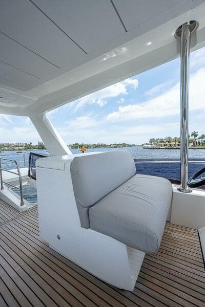 2021 Prestige 590 - Photo 32